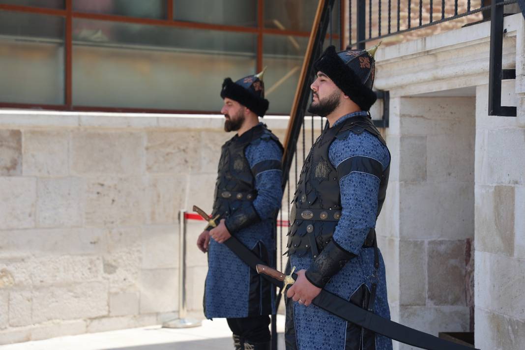 Konya'da her Cuma yapılıyor: Vatandaş yoğun ilgiyle izliyor! 7